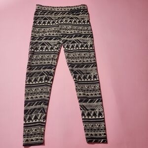 Pink Victoria's Secret Patterned Triangle Mozaic Geometric Studs Leggings